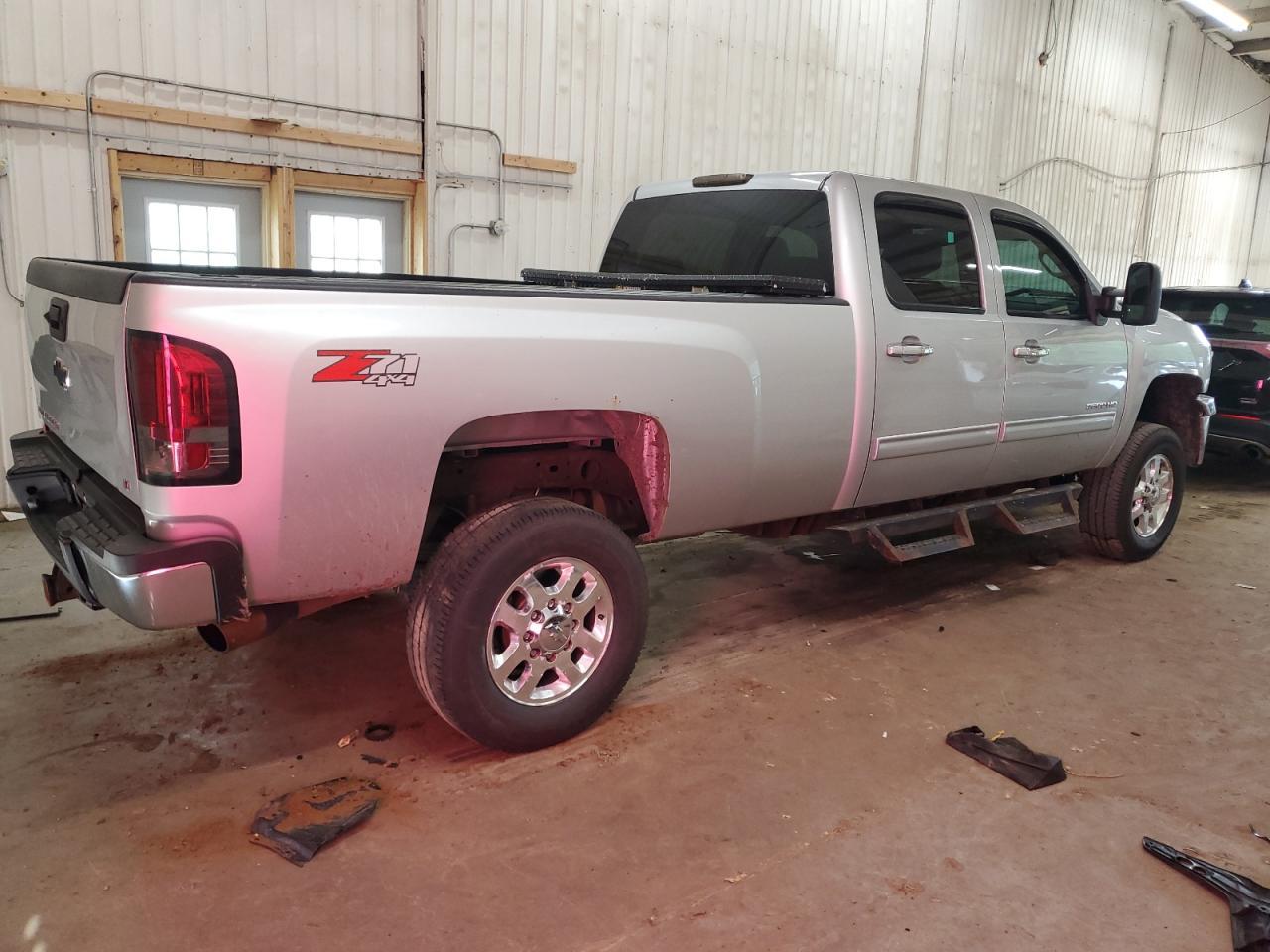 2014 Chevrolet Silverado K2500 Heavy Duty Lt - Image 3