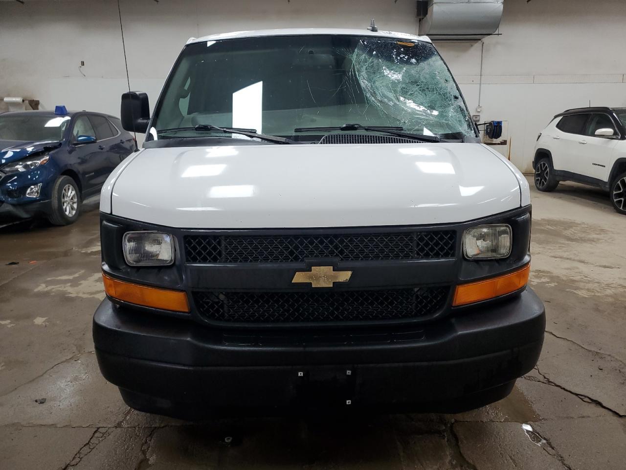 2017 Chevrolet Express G2500 - Image 5