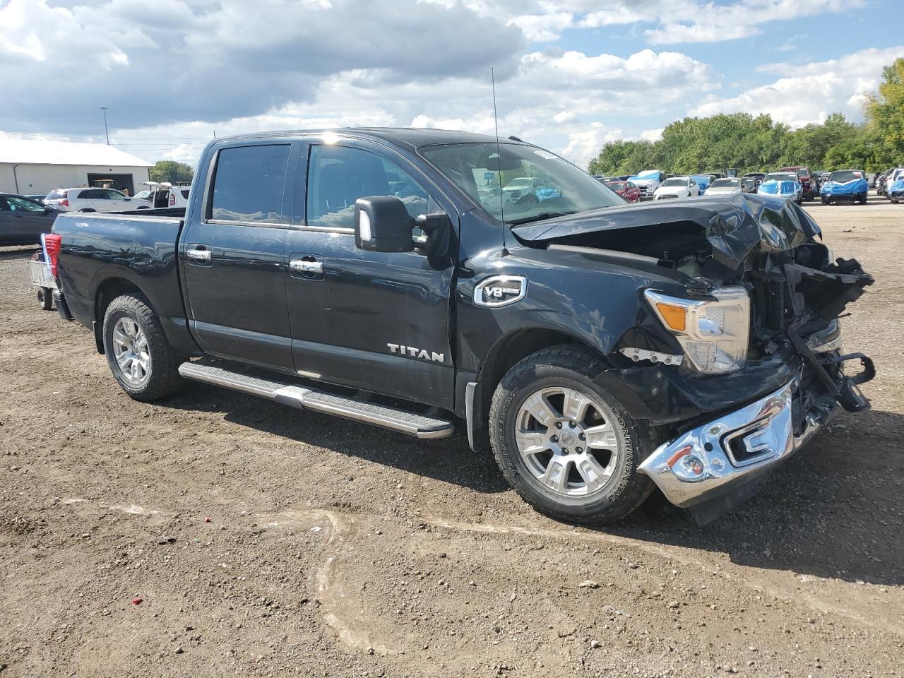2017 Nissan Titan Sv - Image 4