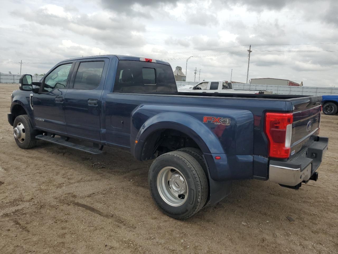 2019 Ford F350 Super Duty - Фото 2