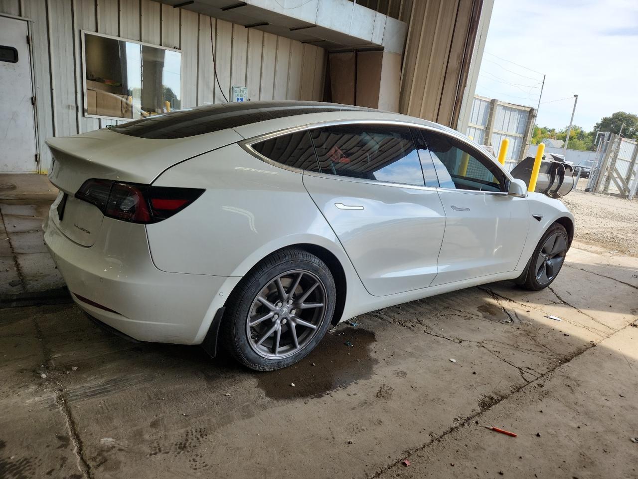 2020 Tesla Model 3 - Фото 3