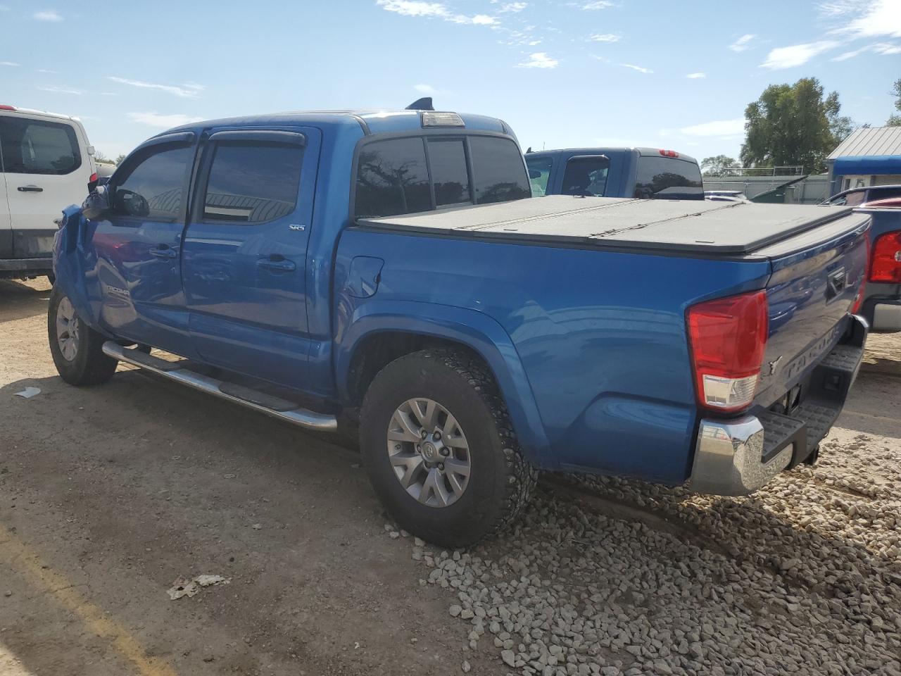 2016 Toyota Tacoma Double Cab - Фото 2