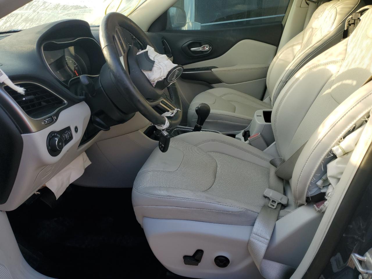 2021 Jeep Cherokee Latitude Lux - Фото 7