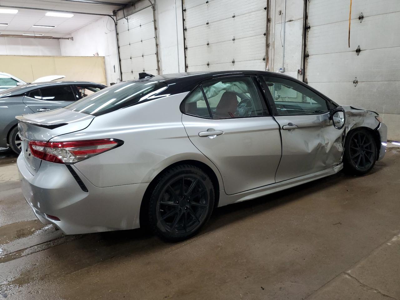 2018 Toyota Camry Xse - Фото 3