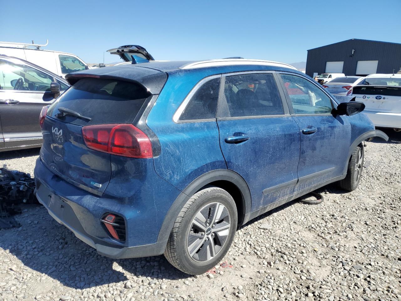 2022 Kia Niro Lxs - Image 3