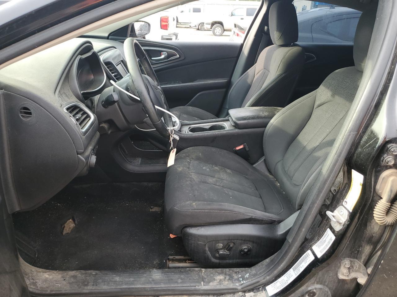 2016 Chrysler 200 Limited - Image 7