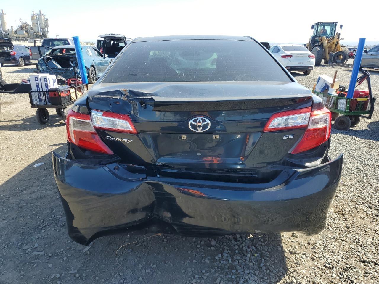 2014 Toyota Camry L - Фото 6