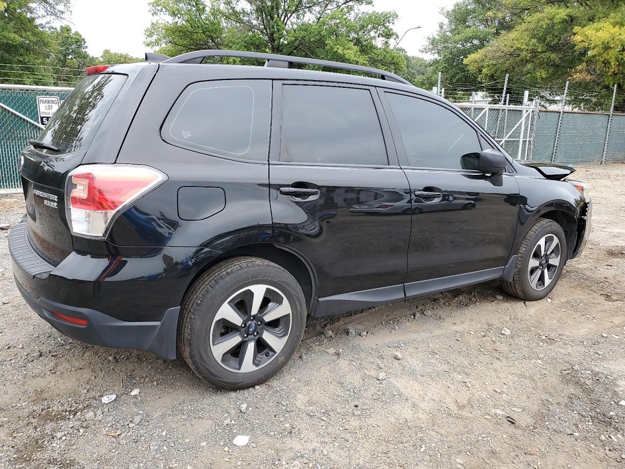 2017 Subaru Forester 2.5I - Image 3