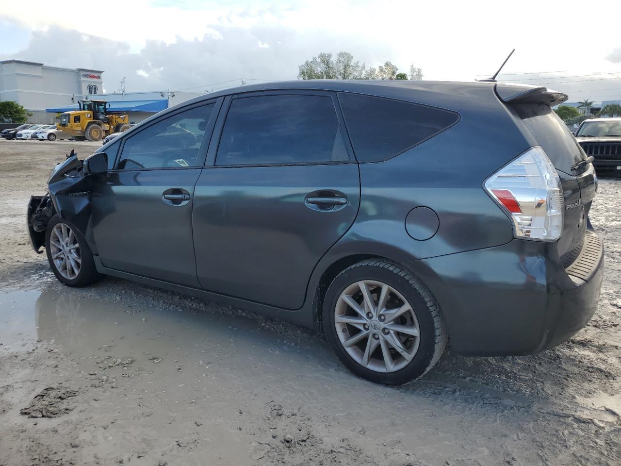 2012 Toyota Prius V - Фото 2
