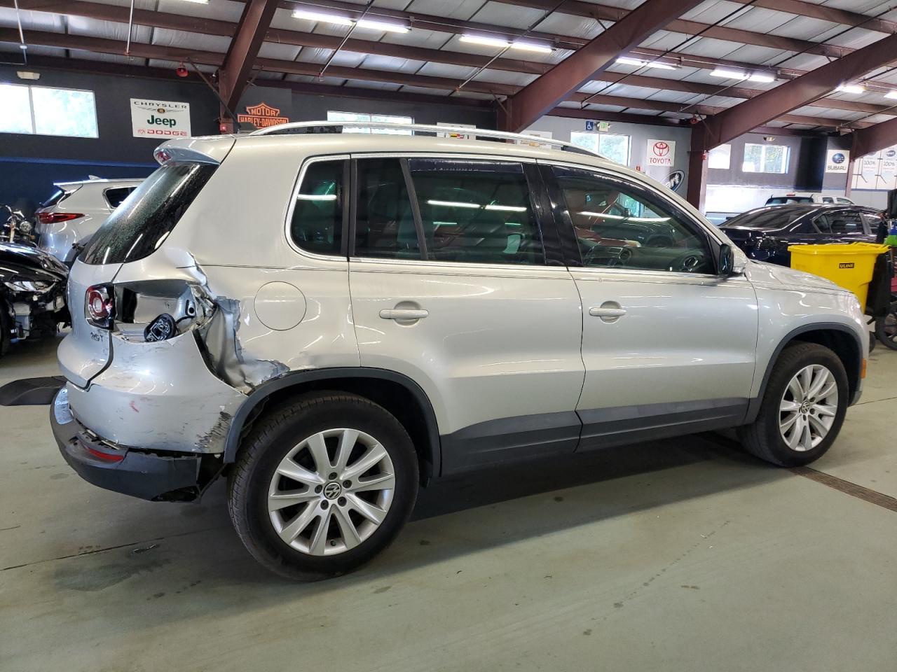 2009 Volkswagen Tiguan S - Фото 3