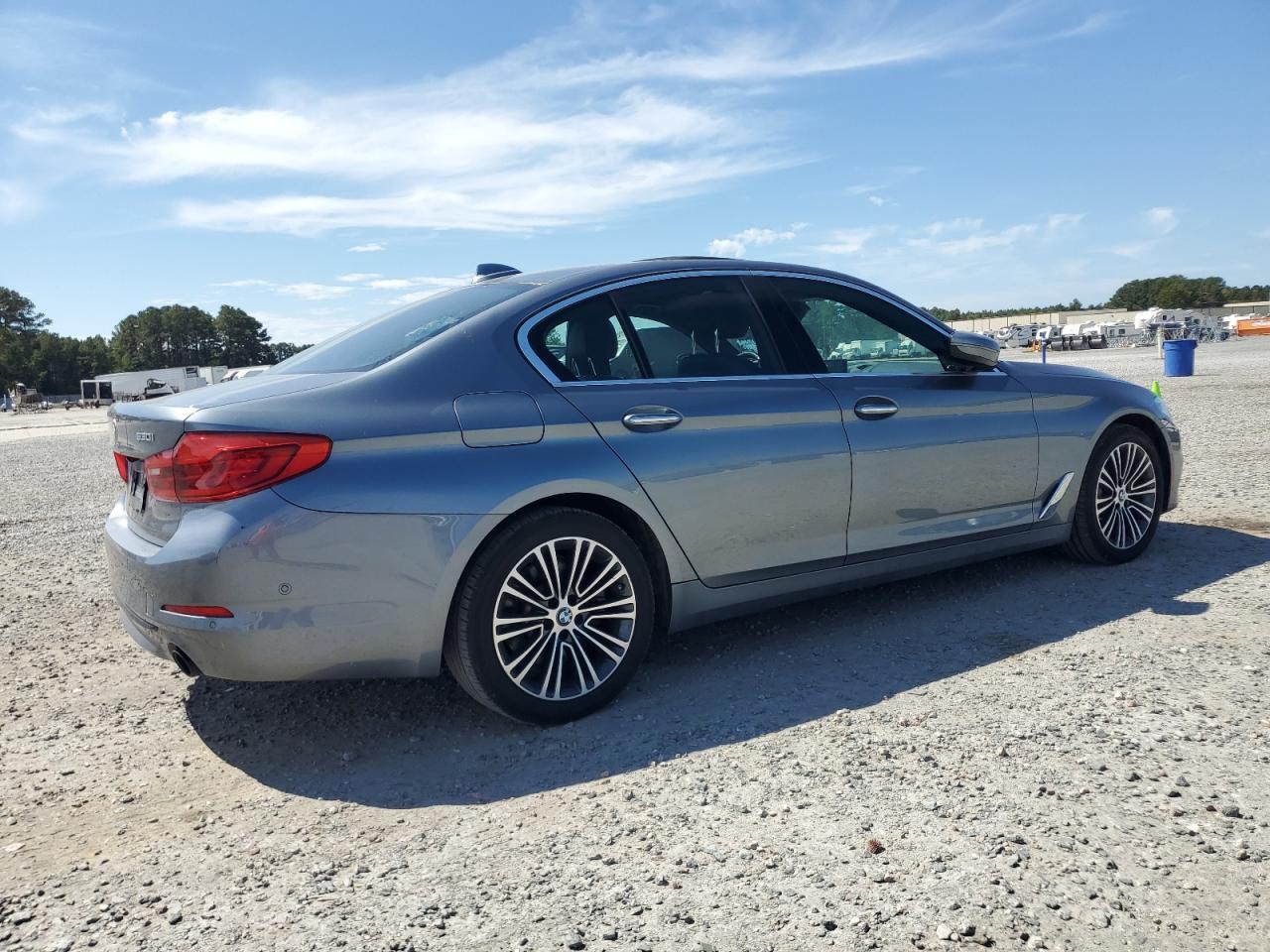 2017 BMW 530 Xi - Фото 3