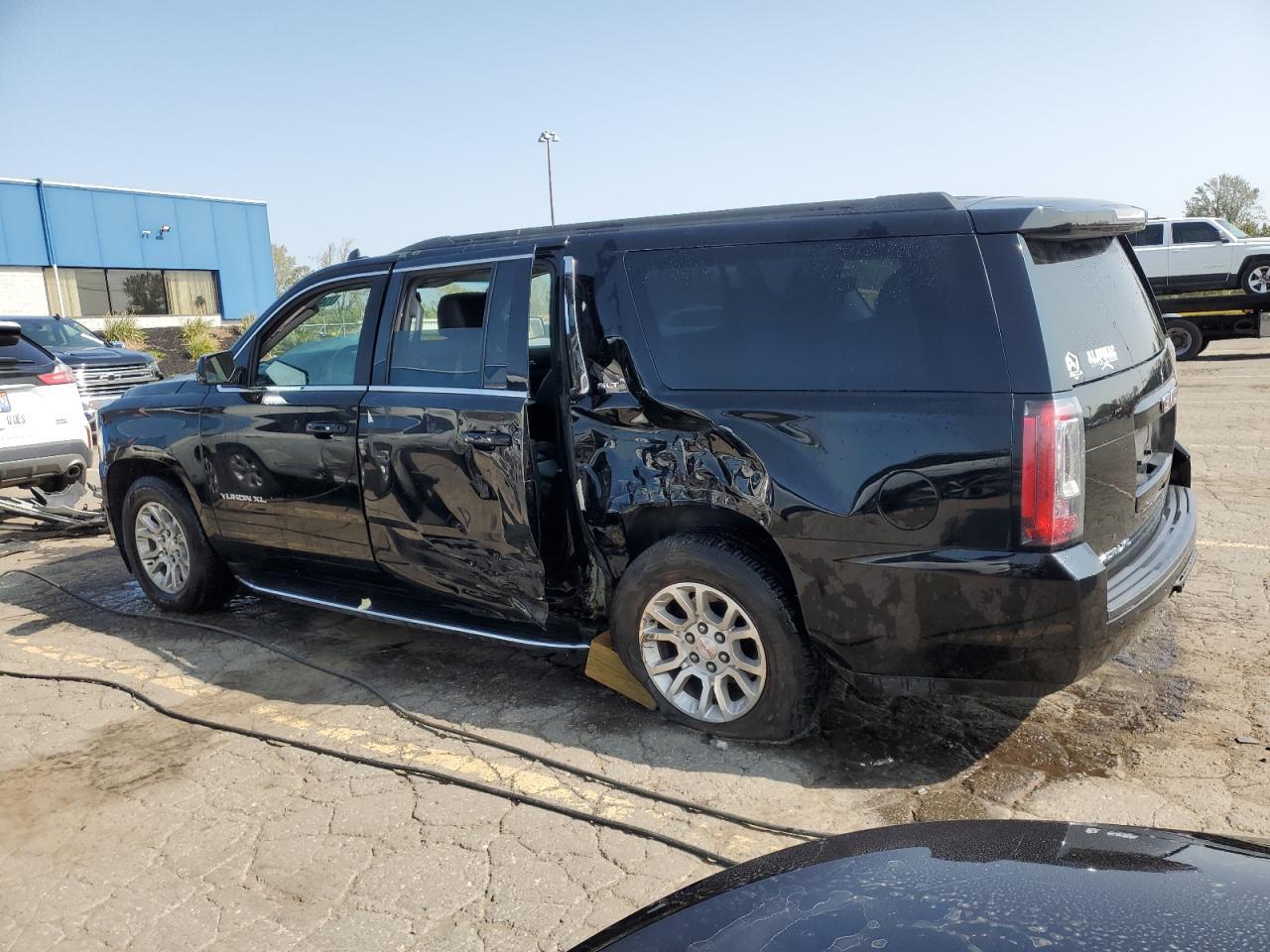 2018 GMC Yukon Xl K1500 Slt - Фото 2