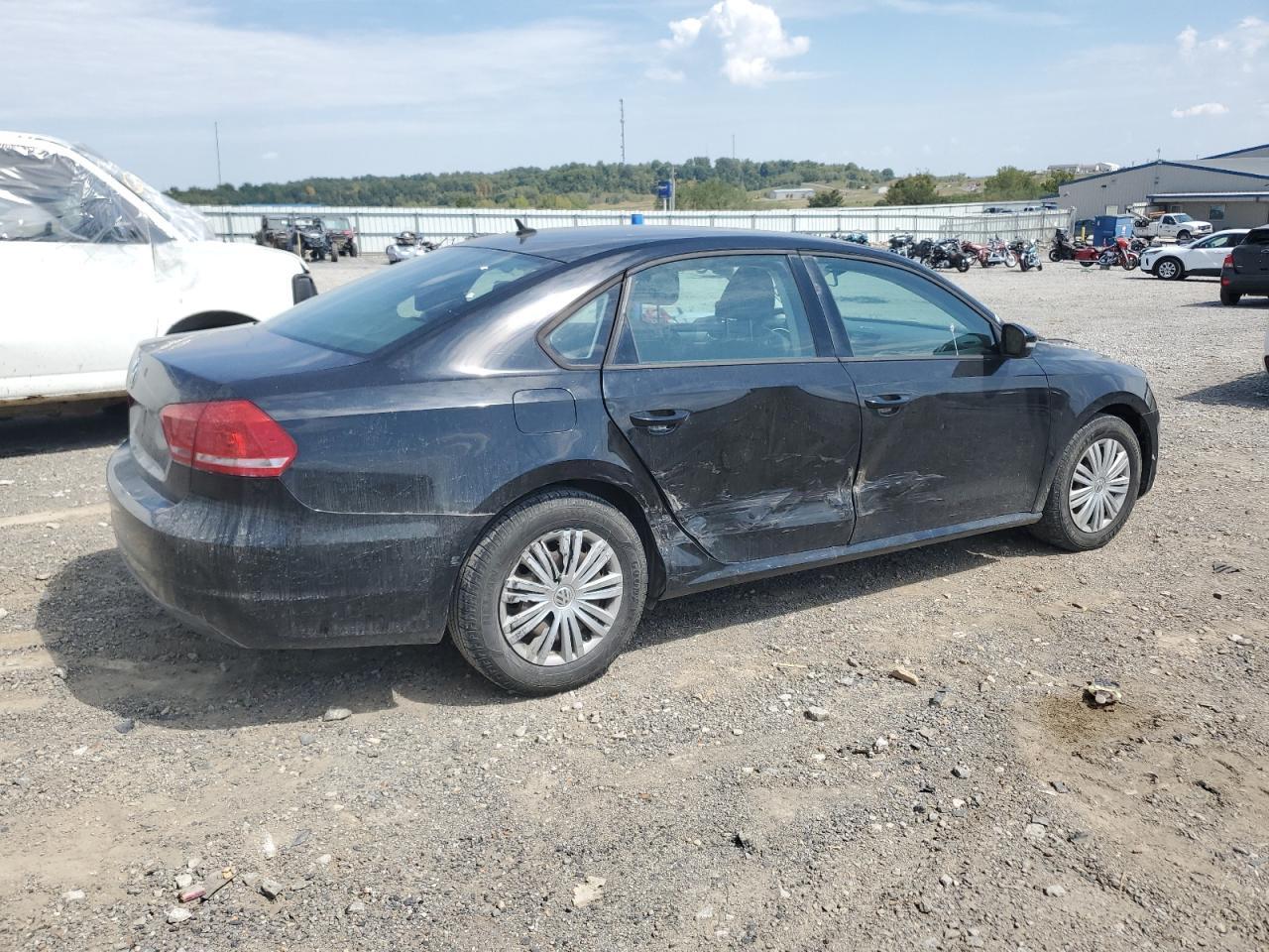 2014 Volkswagen Passat S - Image 3