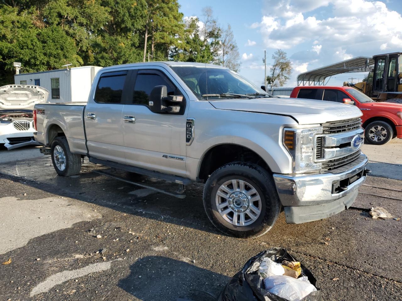 2019 Ford F350 Super Duty - Фото 4