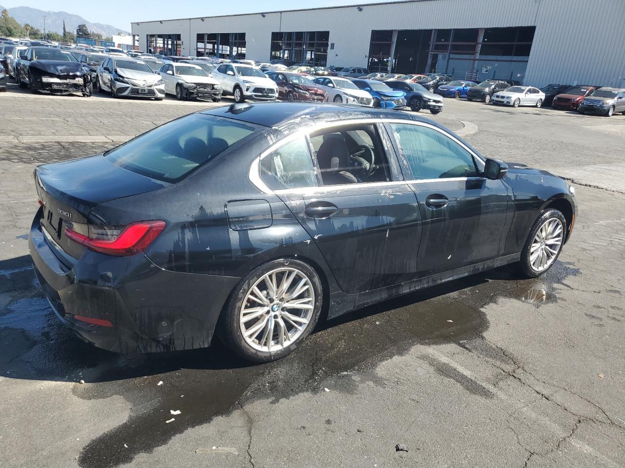 2024 BMW 330I - Image 3