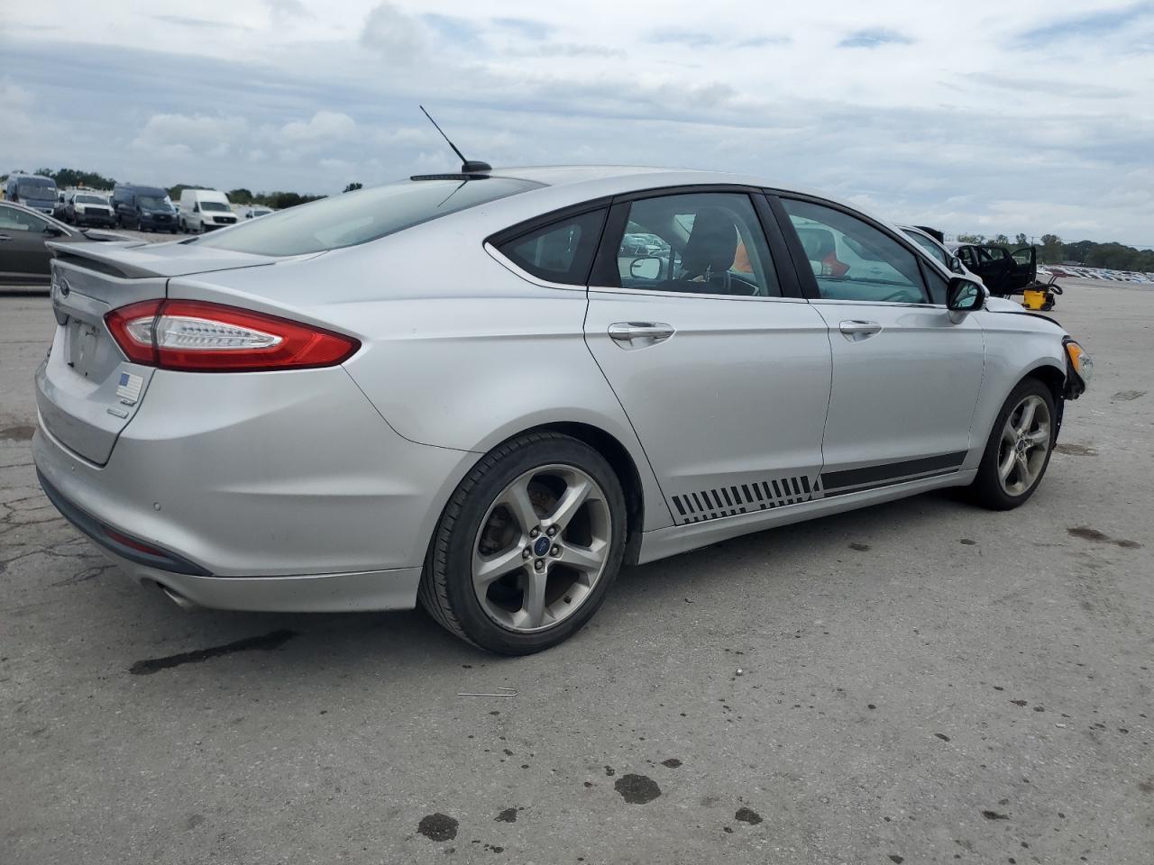 2013 Ford Fusion Se - Фото 3