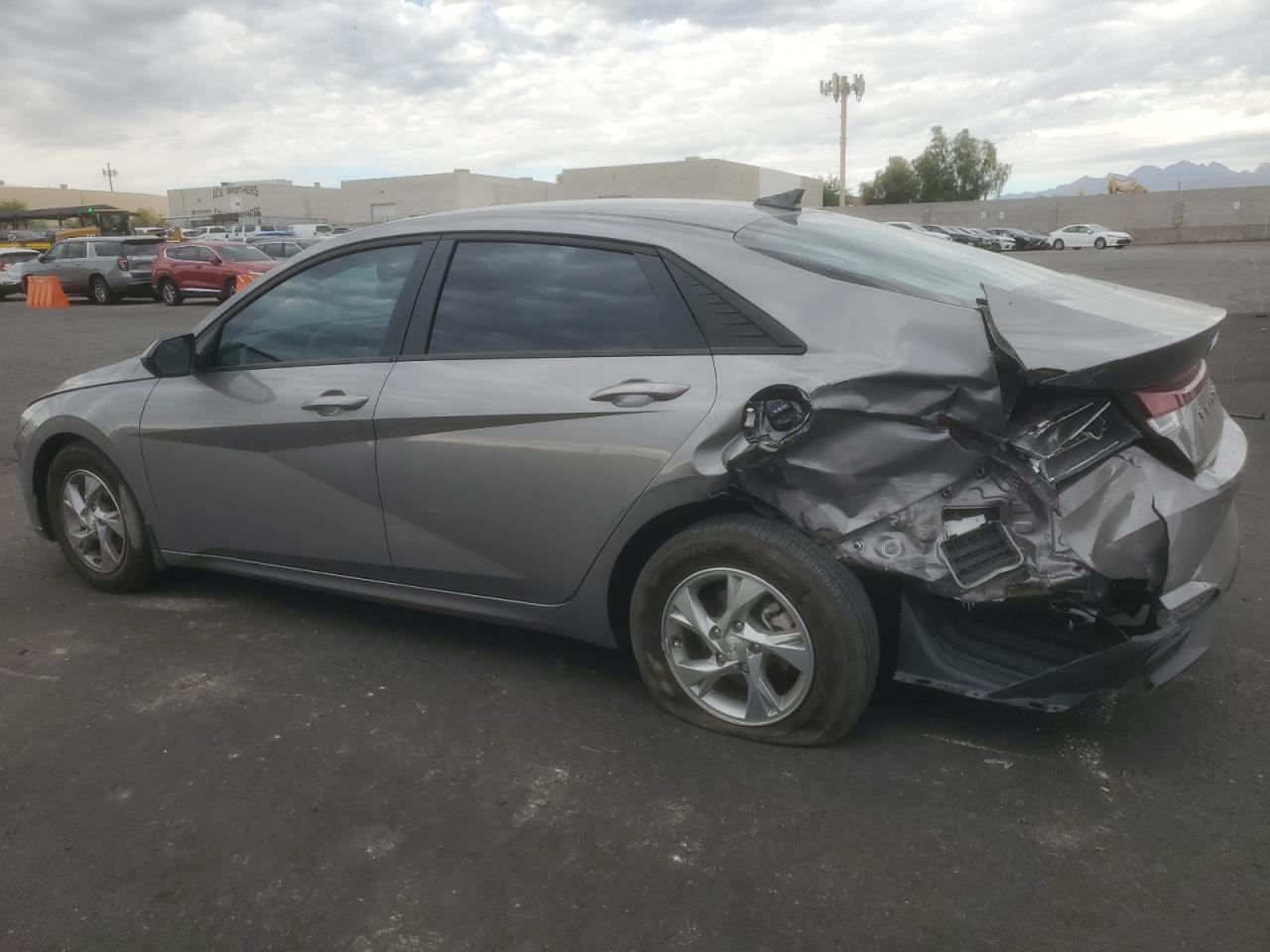 2023 Hyundai Elantra Se - Image 2