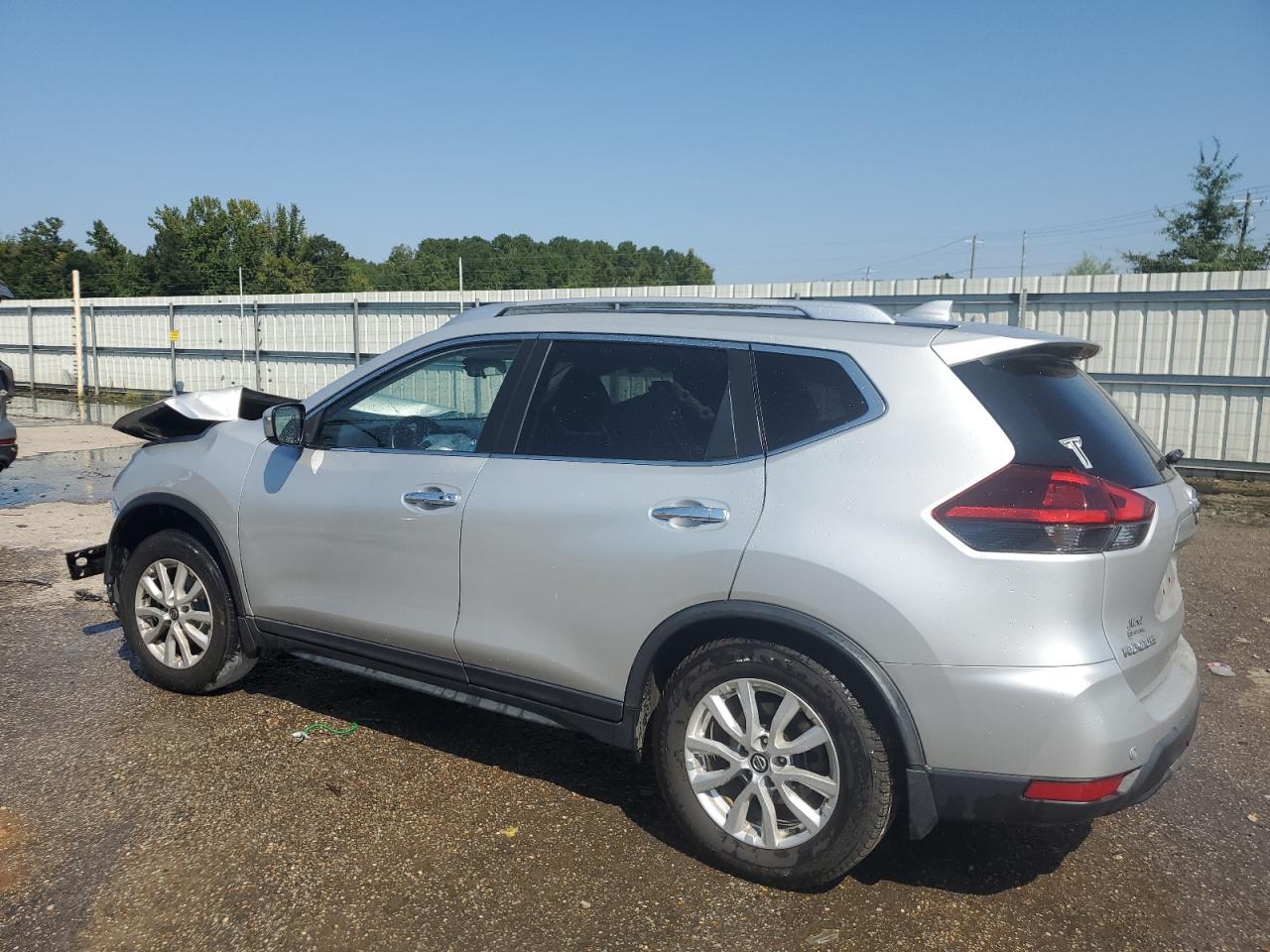 2019 Nissan Rogue S - Фото 2