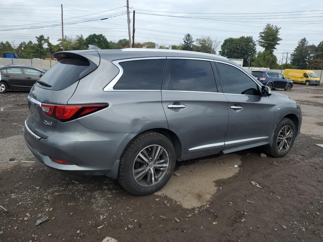 2017 Infiniti Qx60 - Image 3