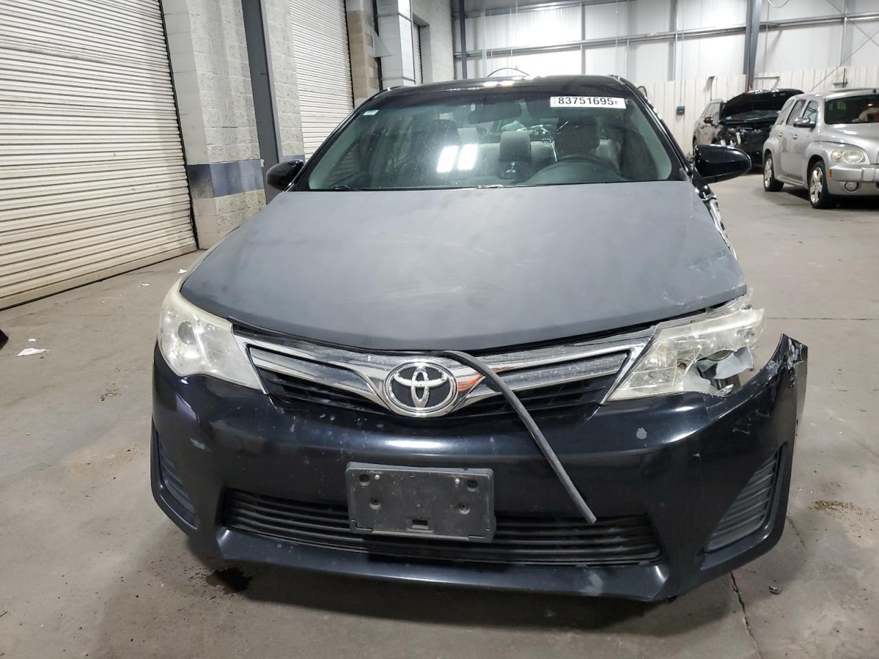 2014 Toyota Camry Le - Фото 5