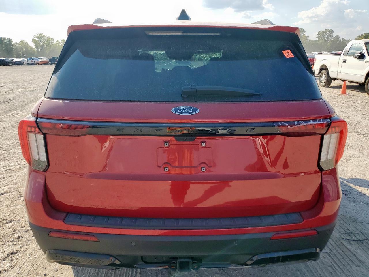 2025 Ford Explorer St-Line - Image 6