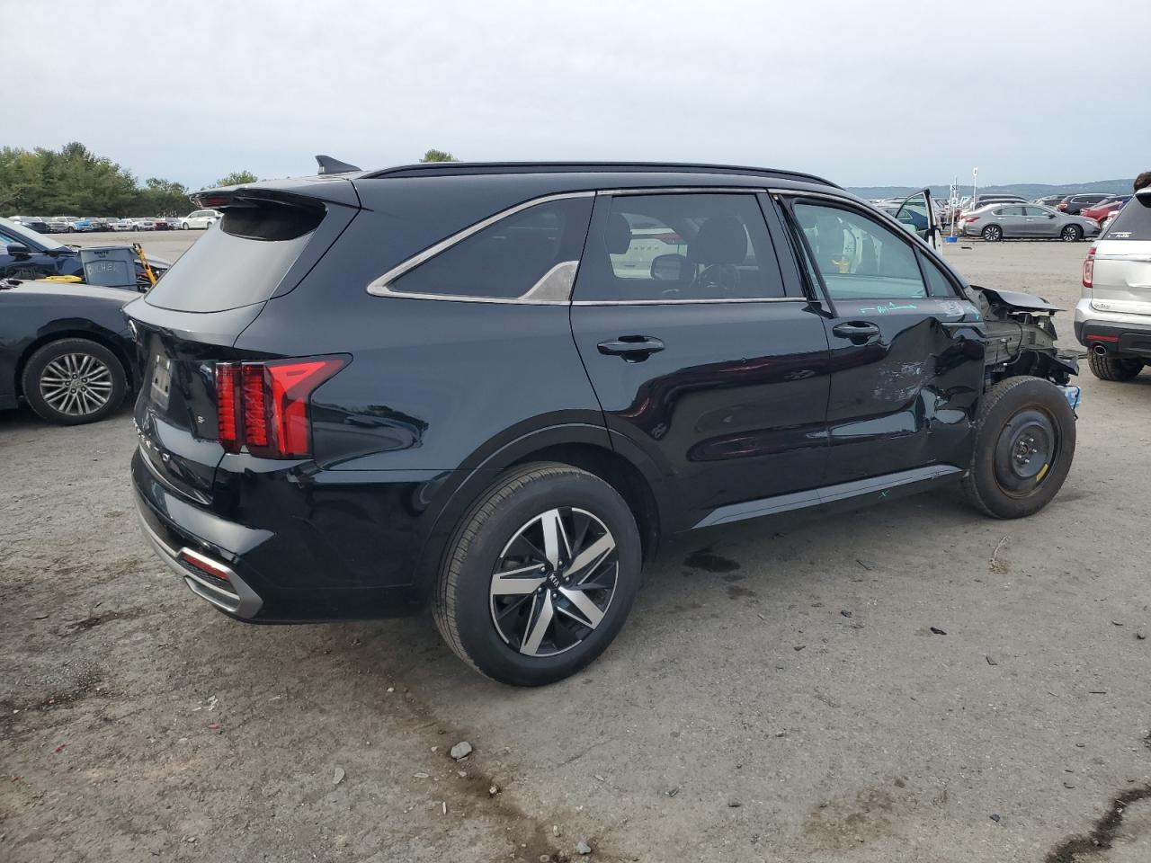 2021 Kia Sorento S - Фото 3