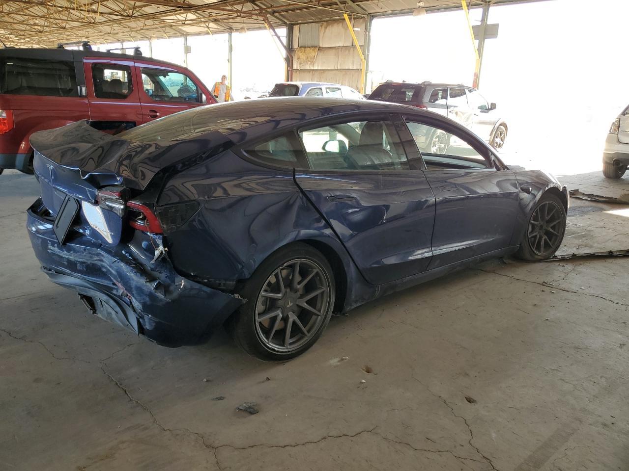 2022 Tesla Model 3 - Image 3