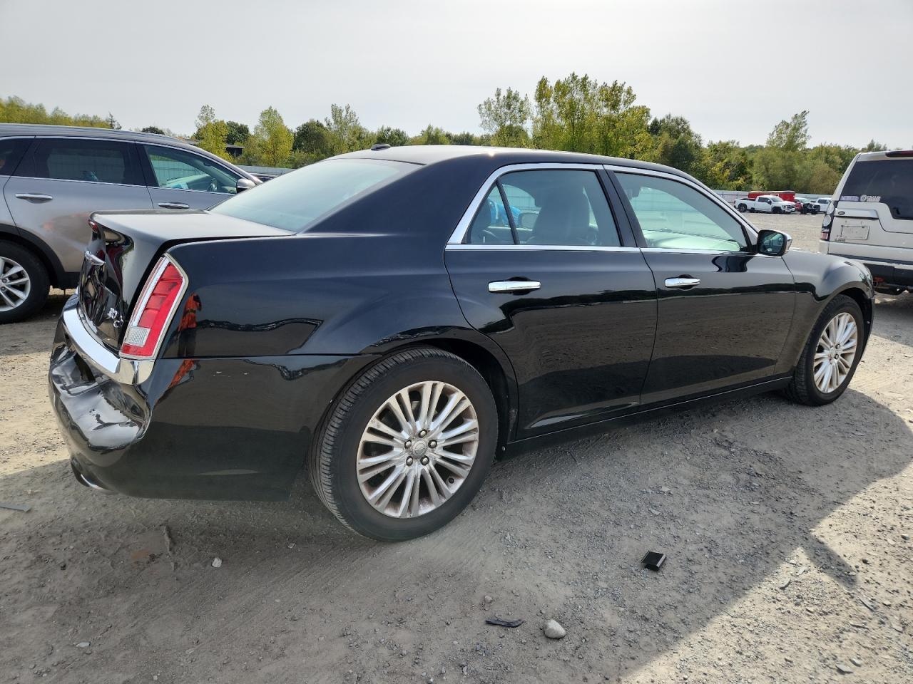 2012 Chrysler 300C - Image 3