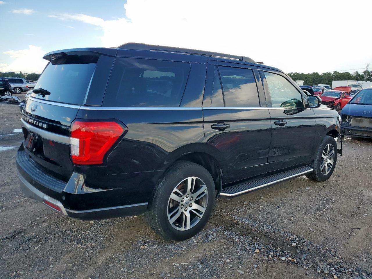 2022 Ford Expedition Xlt - Фото 3
