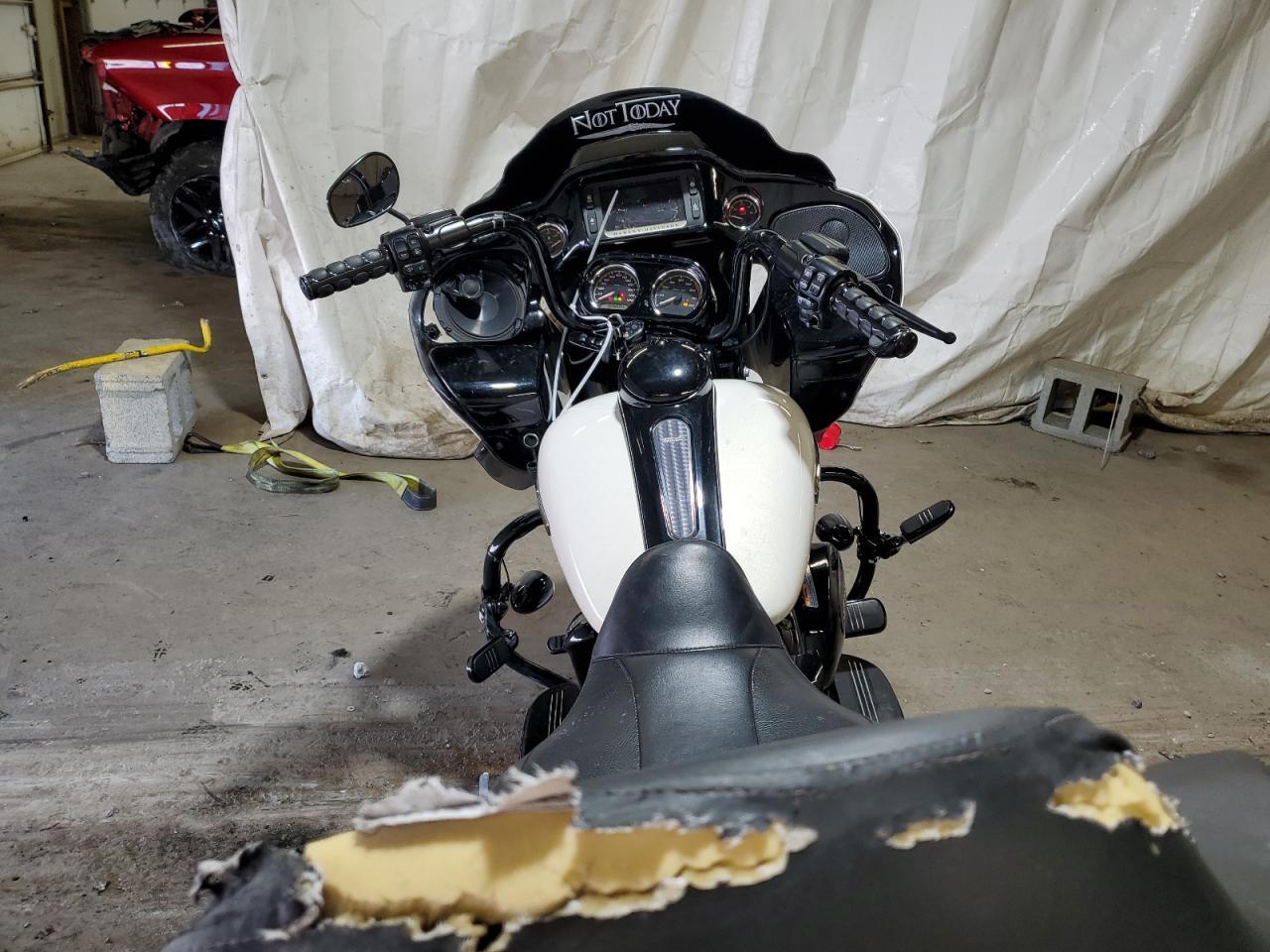 2018 Harley-Davidson Fltrxs Road Glide Special - Фото 6