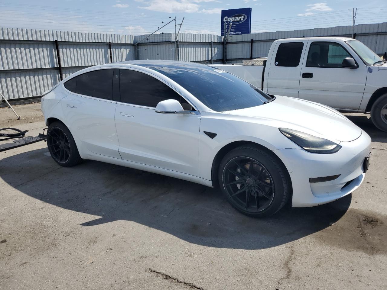 2017 Tesla Model 3 - Фото 4
