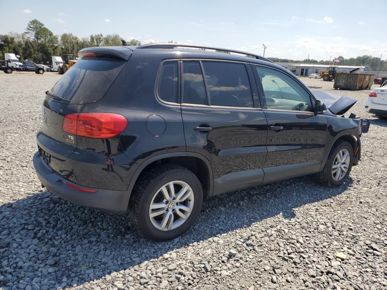 2017 Volkswagen Tiguan S - Image 3