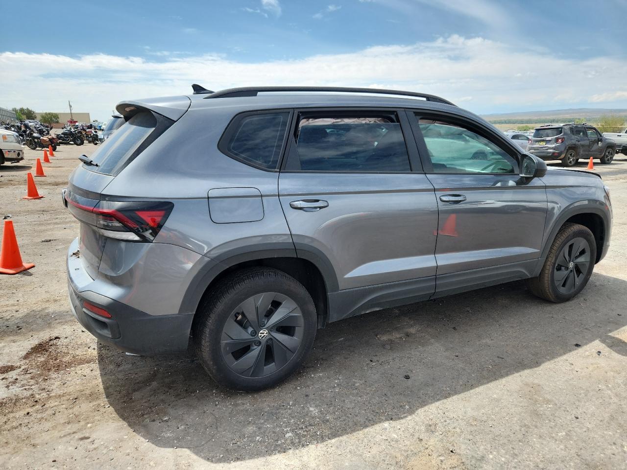 2025 Volkswagen Taos S - Фото 3