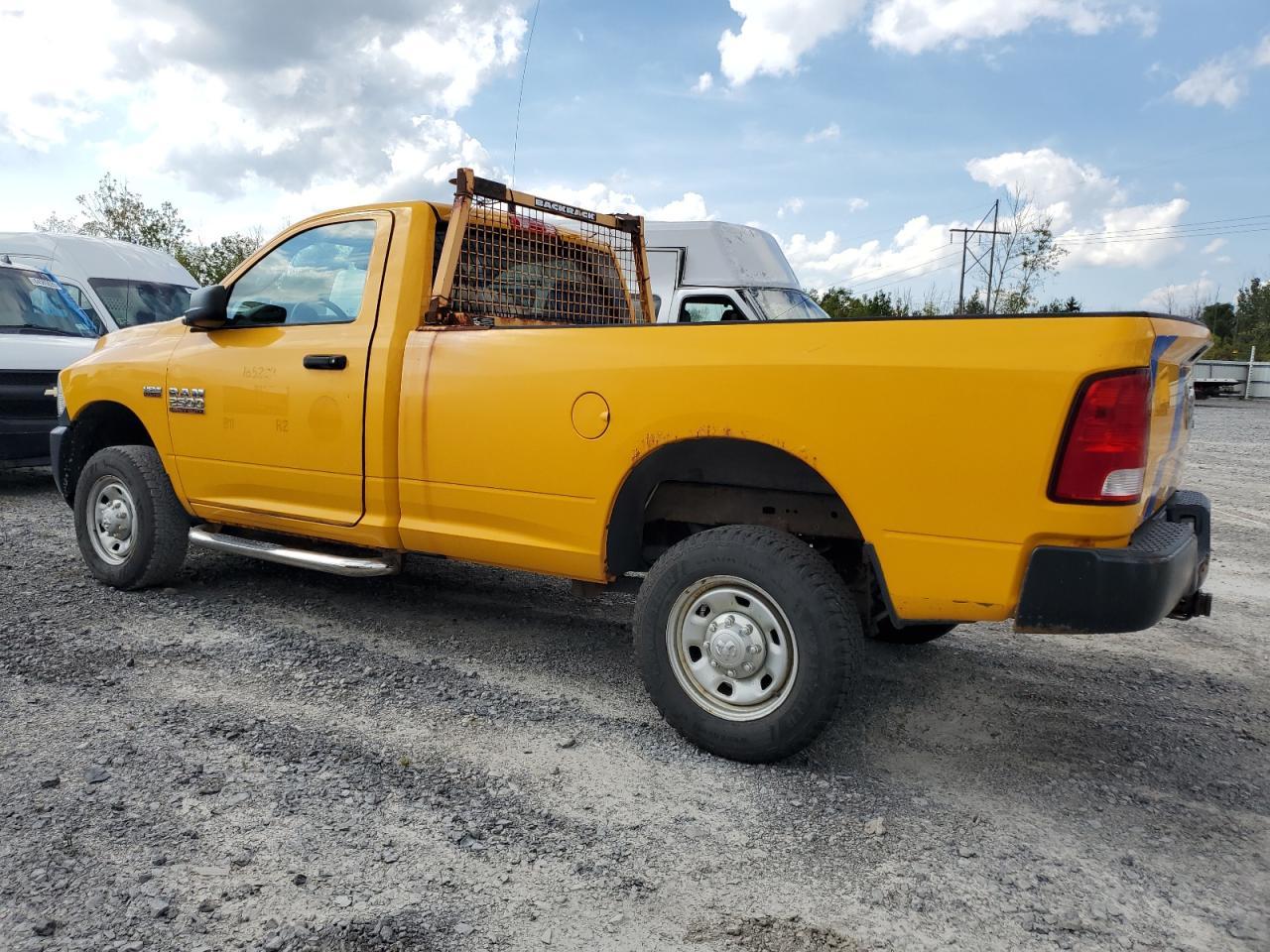 2016 Ram 2500 Tradesman - Фото 2