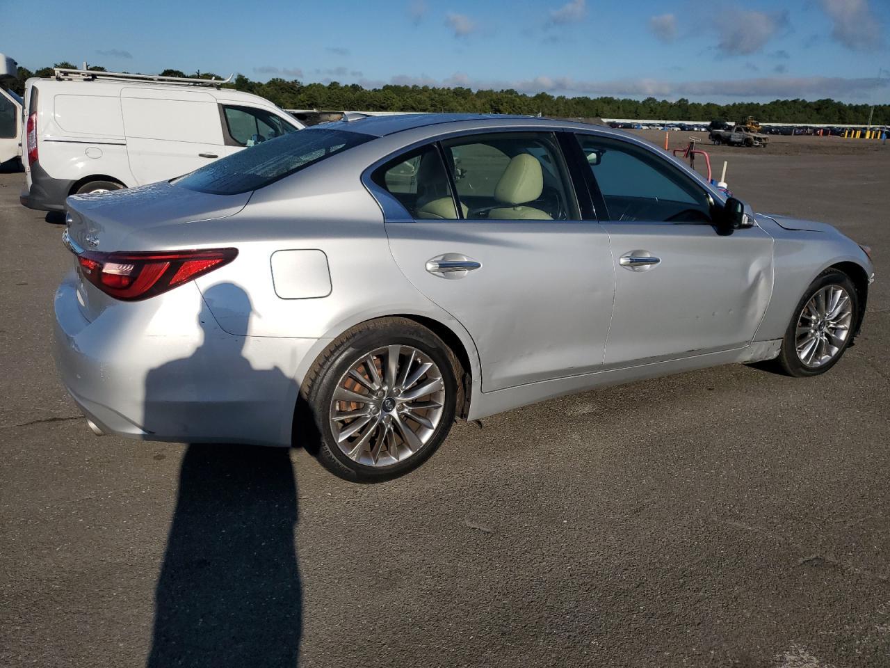 2018 Infiniti Q50 Luxe - Фото 3