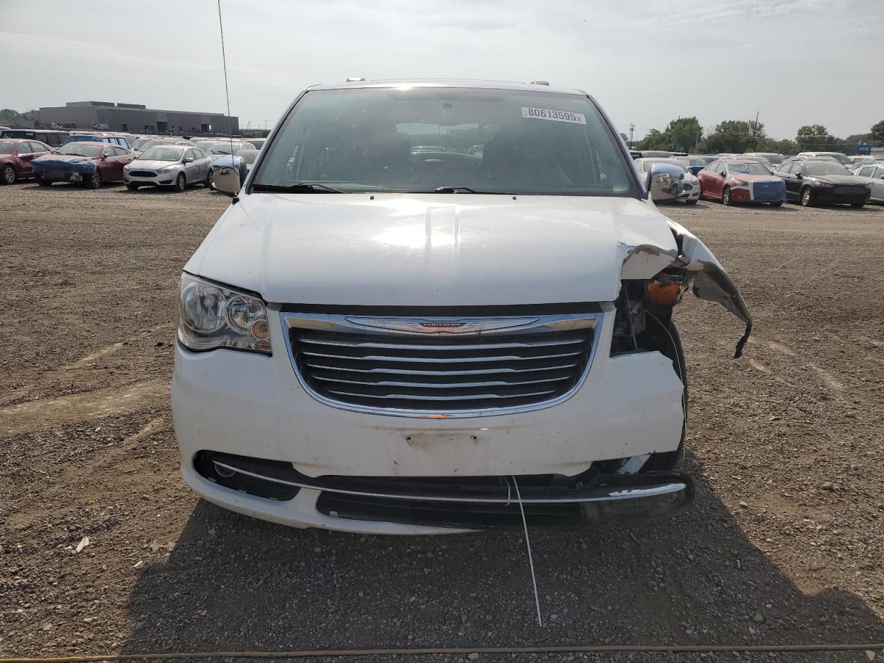 2016 Chrysler Town & Country Touring L - Фото 5