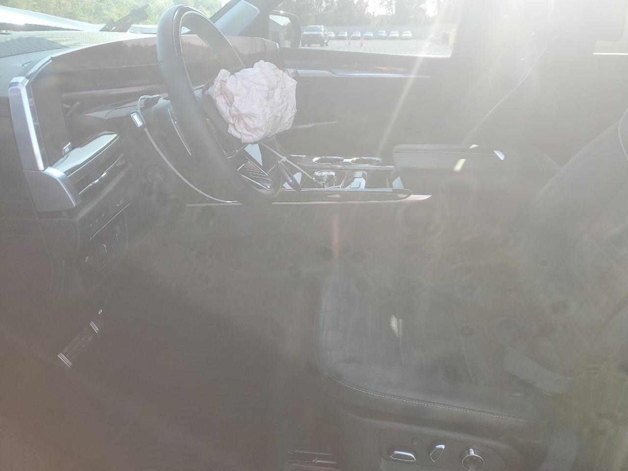 2025 Cadillac Escalade V - Image 7