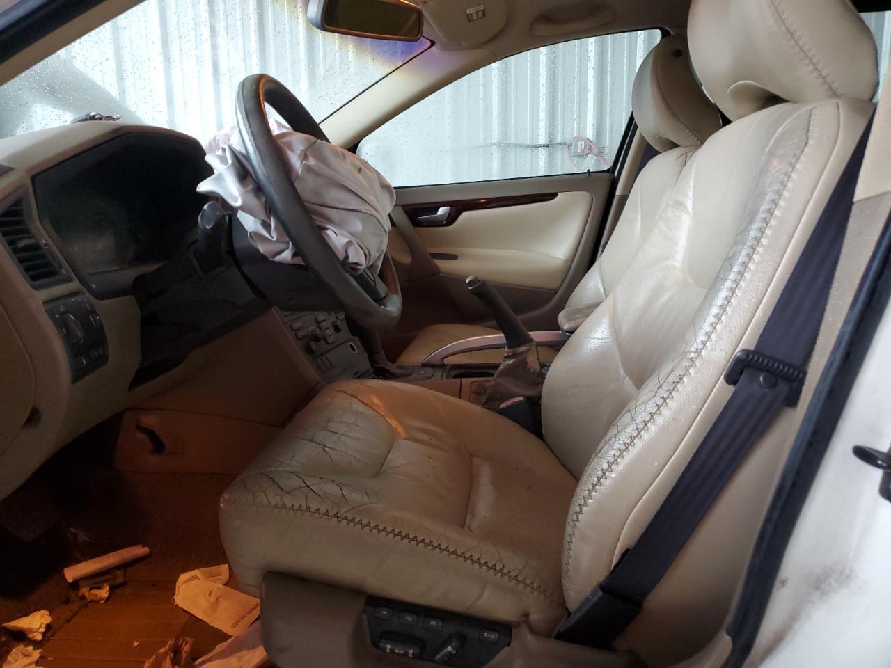 2002 Volvo V70 Xc - Image 7