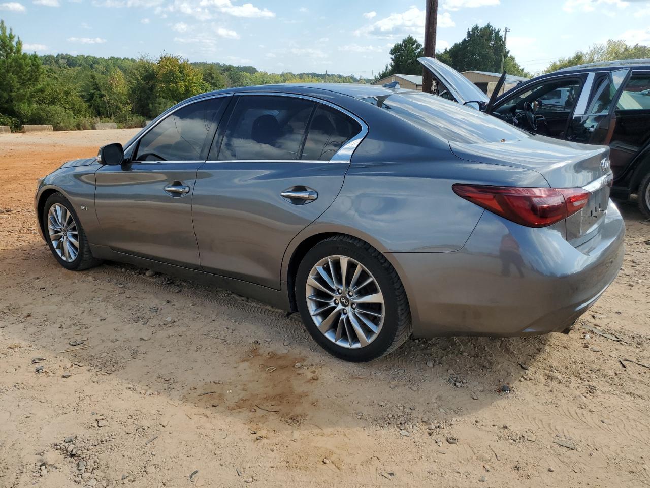 2019 Infiniti Q50 Luxe - Image 2