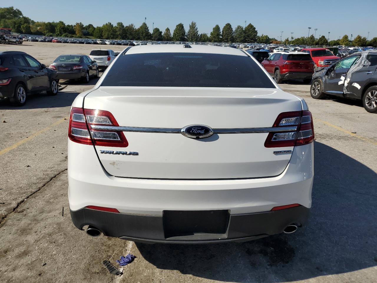 2018 Ford Taurus Se - Фото 6