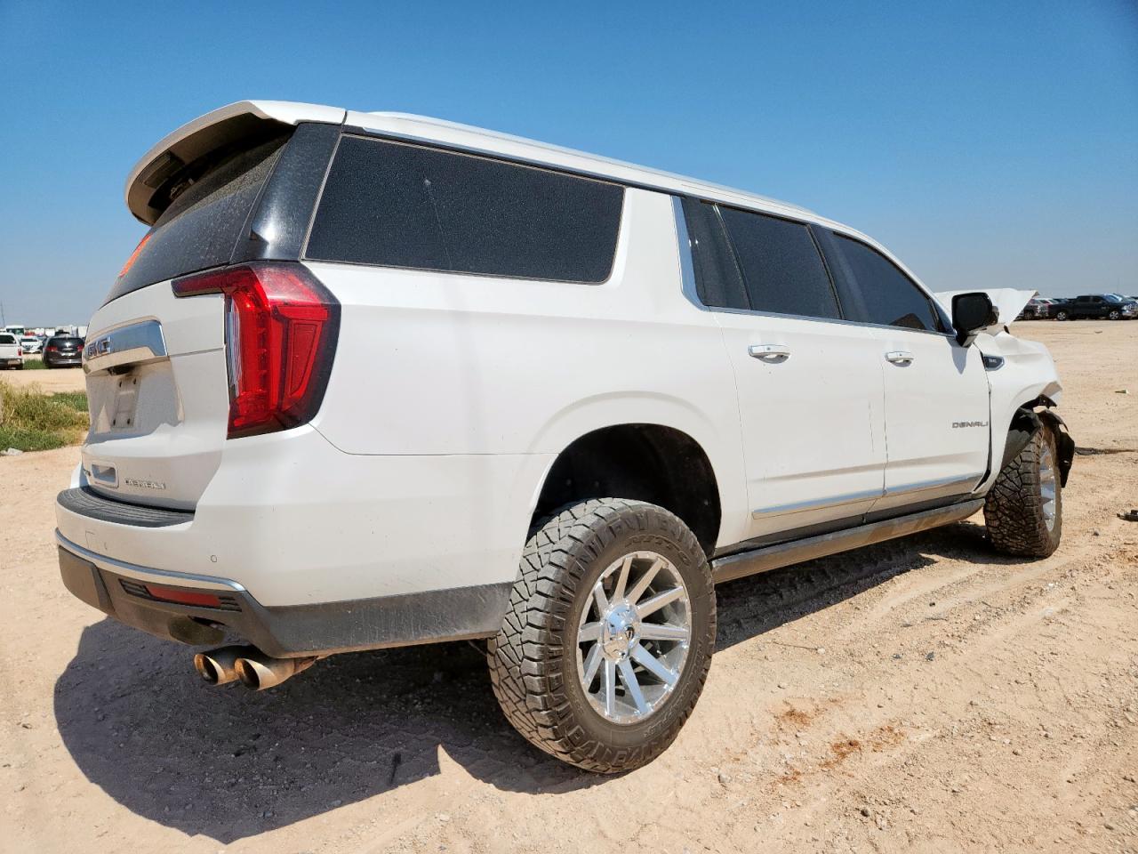 2022 GMC Yukon Xl Denali - Фото 3