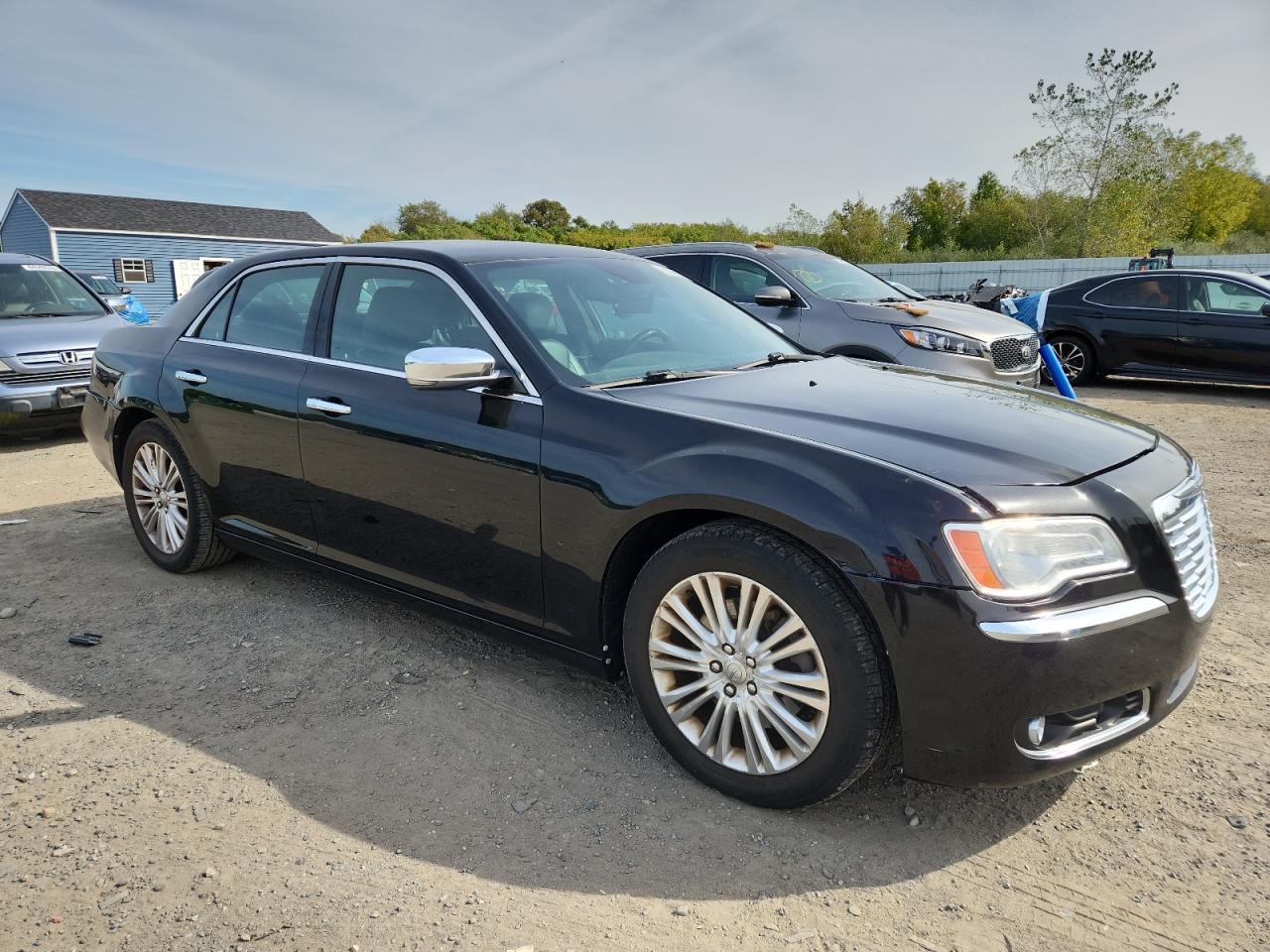 2012 Chrysler 300C - Image 4