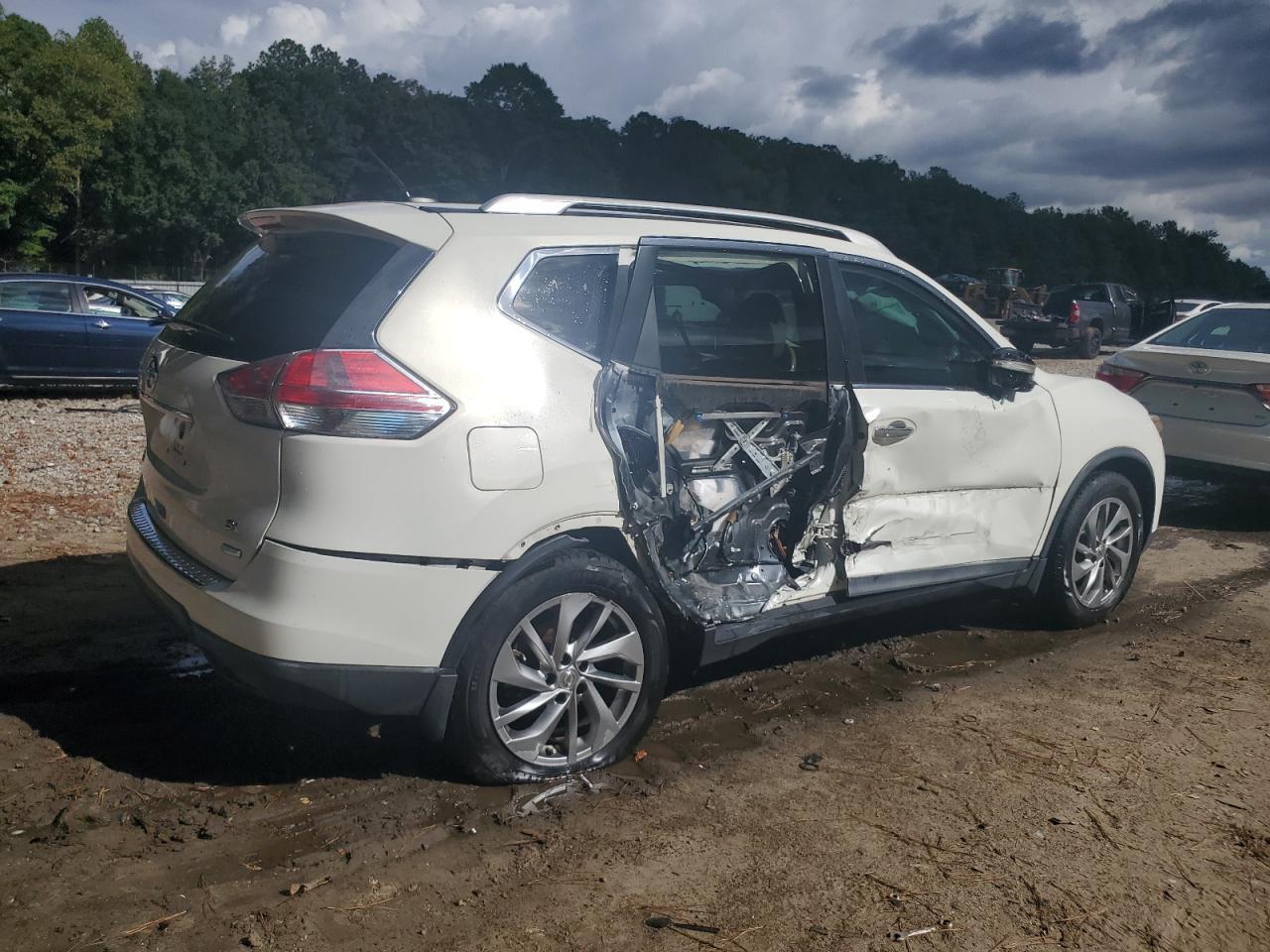 2014 Nissan Rogue S - Фото 3