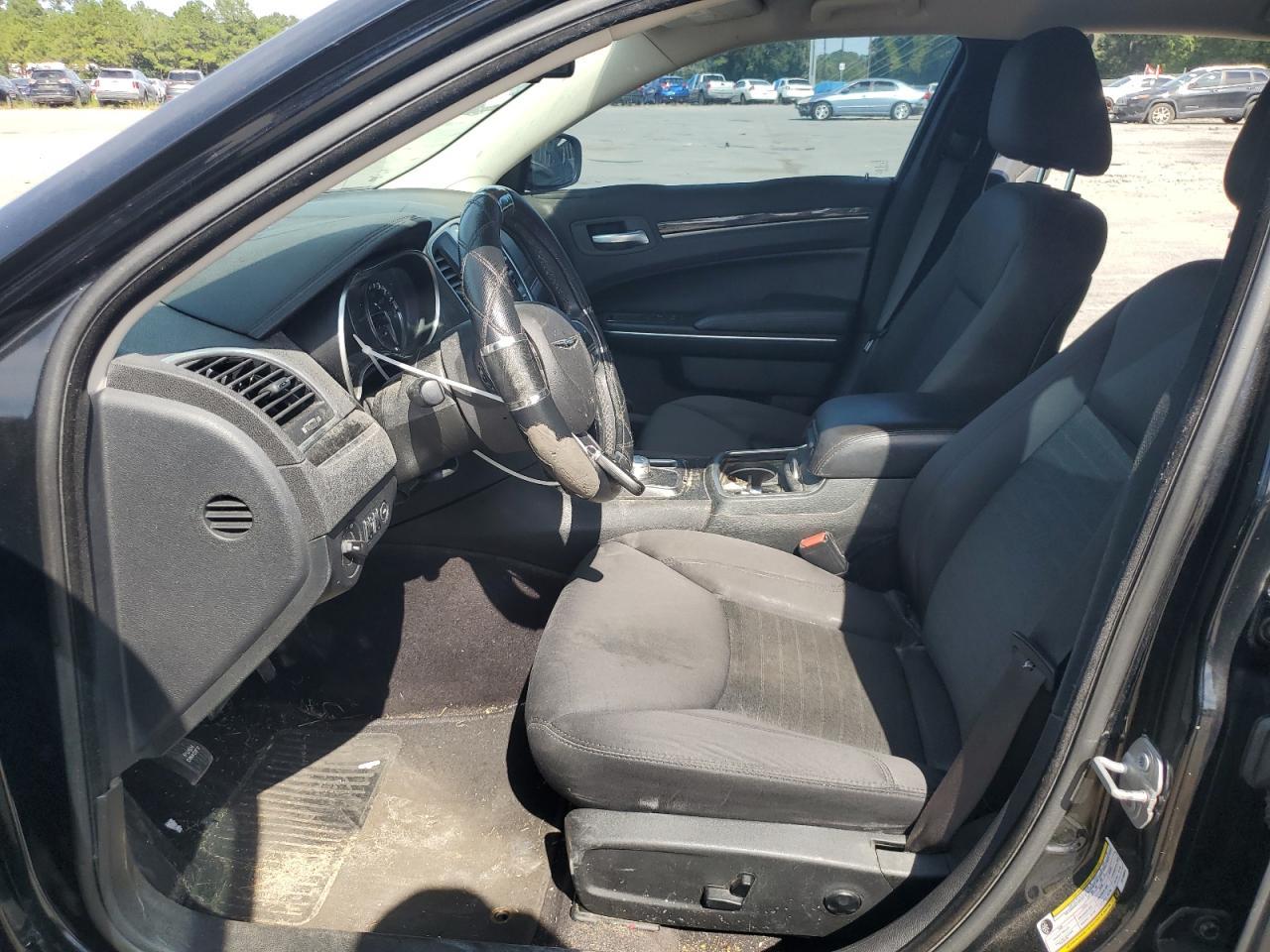 2018 Chrysler 300 Touring - Image 7