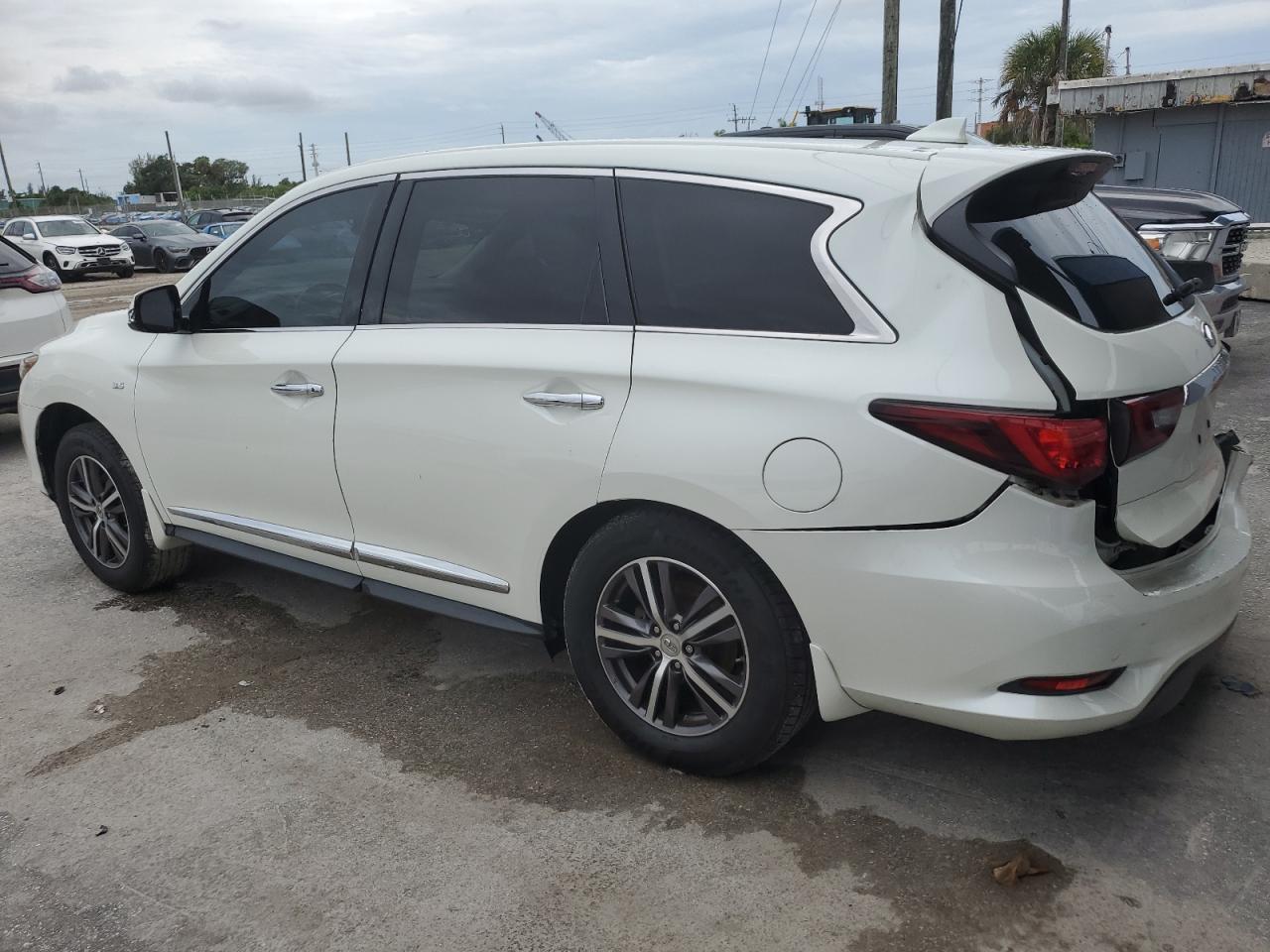 2019 Infiniti Qx60 Luxe - Image 2