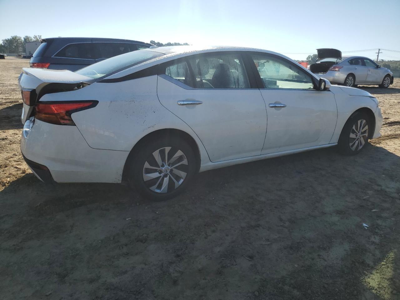 2020 Nissan Altima S - Фото 3