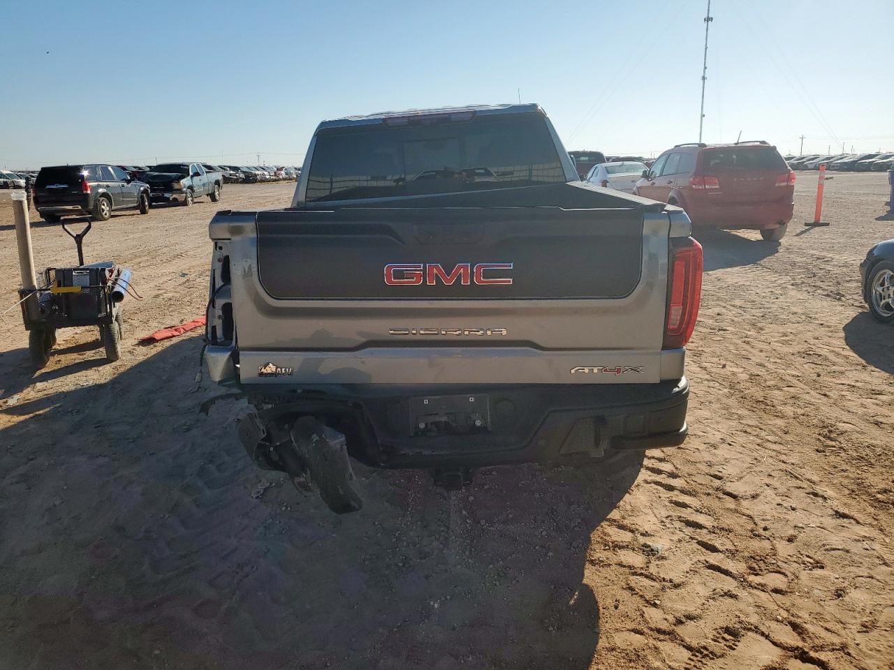 2024 GMC Sierra K1500 At4X - Фото 6