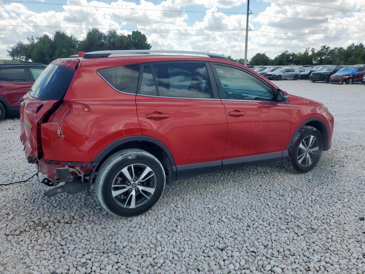 2017 Toyota Rav4 Xle - Image 3