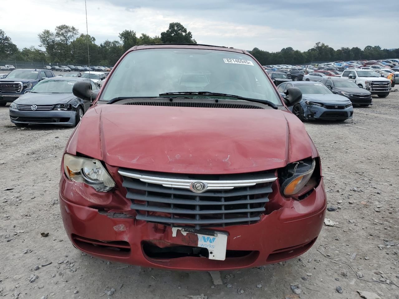 2006 Chrysler Town & Country Touring - Image 5