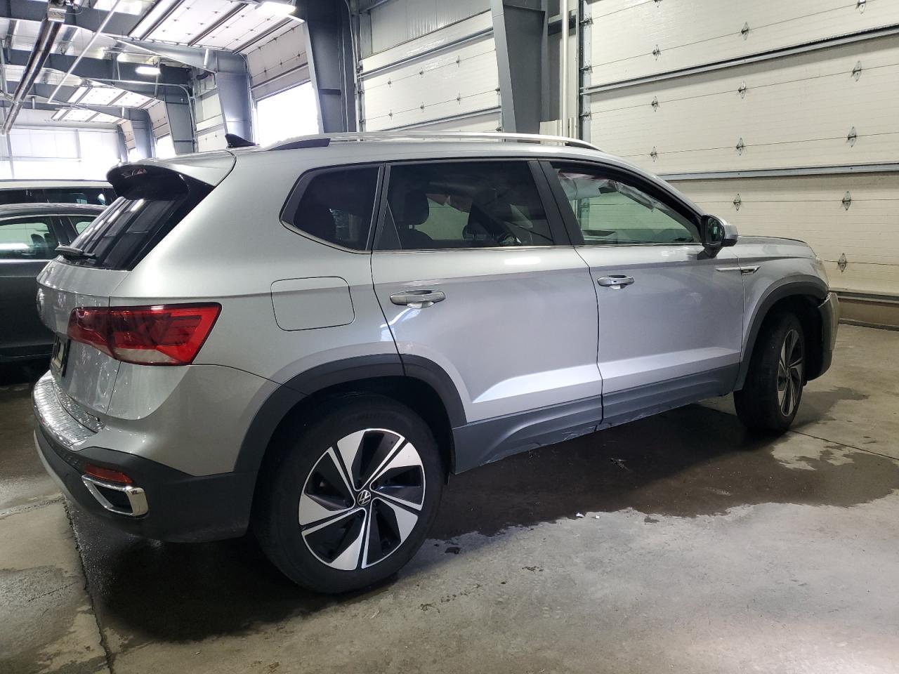 2024 Volkswagen Taos Se - Фото 3